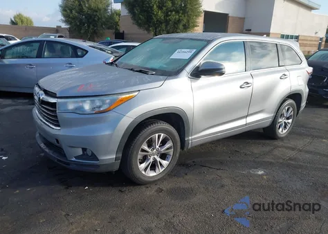 2015 Toyota Highlander Le Plus V6 z USA, uszkodzony, nr VIN 5TDZKRFH2FS080006